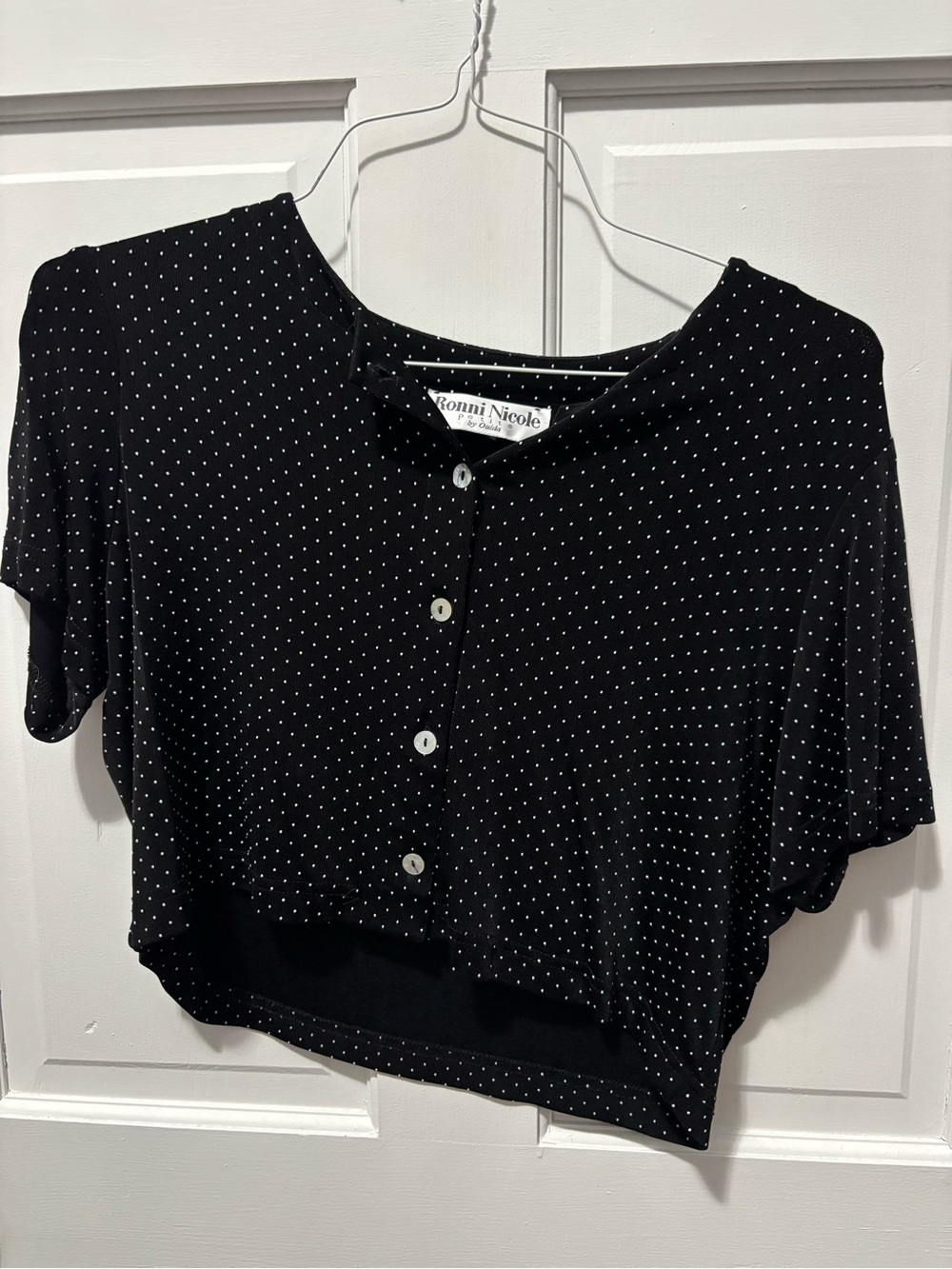 Ronni Nicole Black Polka Dot Button-Front Cropped Blouse